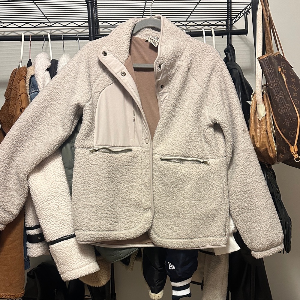 Avalanche Women's Cream Teddy Jacket